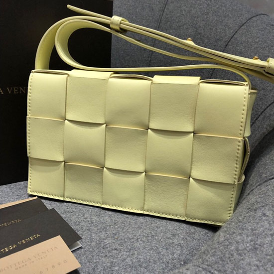 Borsa A Cassetta Bottega Veneta In Gelato Maxi Intreccio 578004