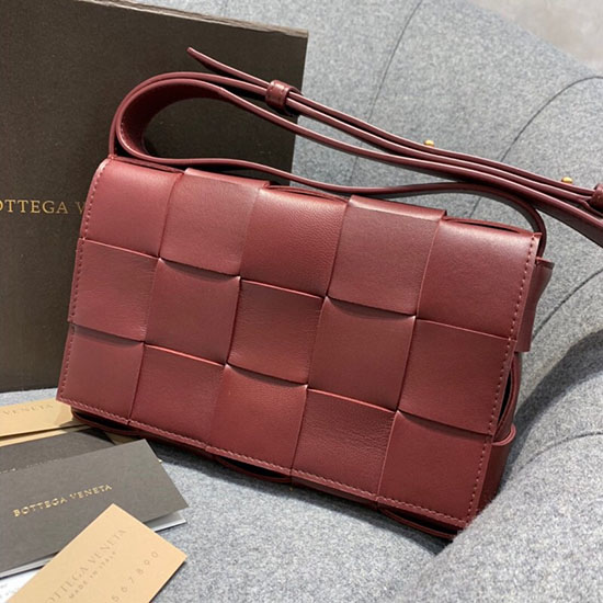 Borsa A Cassetta Bottega Veneta In Maxi Intreccio Bordeaux 578004