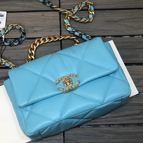 Borsa Chanel 19 Con Patta In Pelle Di Agnello Azzurro As1160