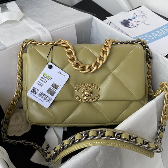 Borsa Chanel 19 Con Patta In Pelle Di Agnello Limone As1160