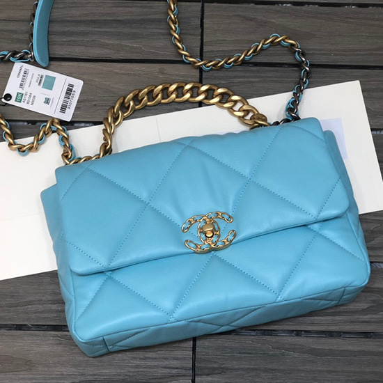 Borsa Chanel 19 In Pelle Di Agnello Con Patta Grande Azzurro As1161