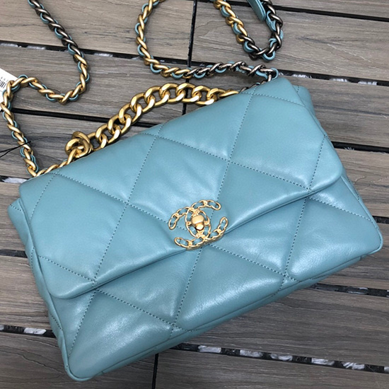 Borsa Chanel 19 In Pelle Di Agnello Con Patta Grande Azzurro Cielo As1161