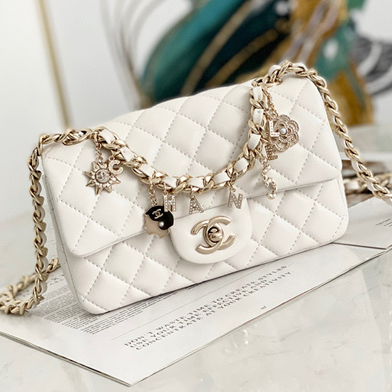 Borsa Chanel Con Patta In Pelle Di Agnello Bianca As2326