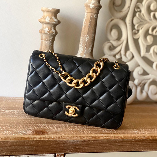 Borsa Chanel Con Patta In Pelle Di Agnello Nera As3110