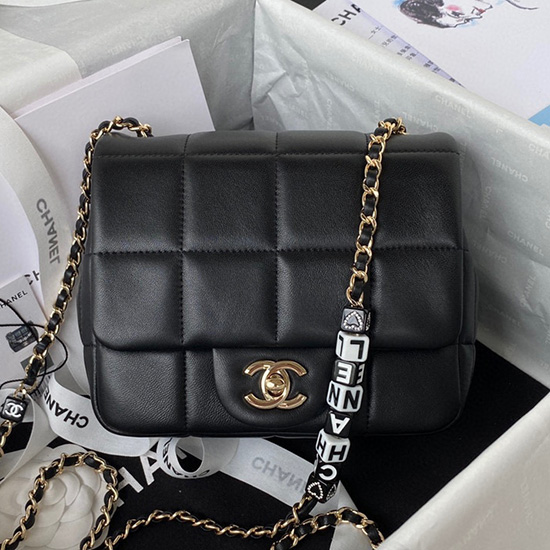 Borsa Chanel Con Patta In Pelle Di Agnello Nera As3330