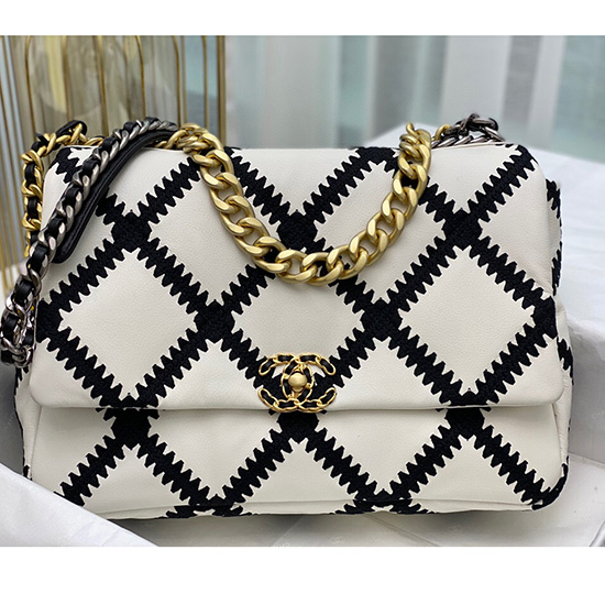 Borsa Chanel In Pelle Di Vitello 19 Maxi Patta Bianca E Nera As1162