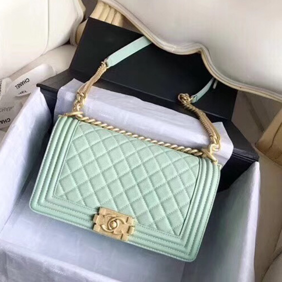 Borsa Media Da Ragazzo Chanel In Pelle Di Vitello Granulata Verde Chiaro A67086