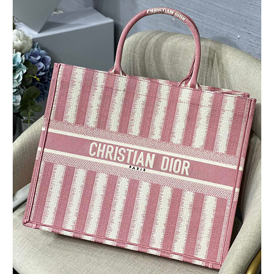 Borsa Tote Libro In Tela Ricamata Dior M1286612