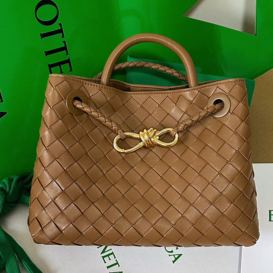 Bottega Veneta Borsa Tote Andiamo Piccola Marrone B74356