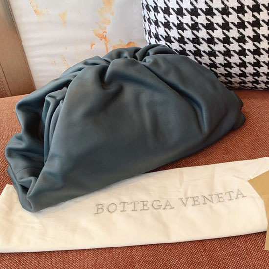 Bottega Veneta La Pochette In Vitello Burro Blu Scuro 576227