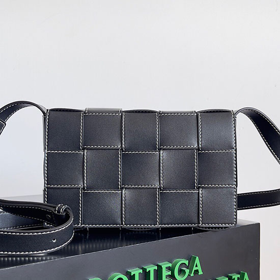 Cassetta Bottega Veneta In Pelle Di Vitello Nera B758105