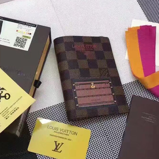 Copertina Per Passaporto In Tela Monogram Louis Vuitton Rossa M63189