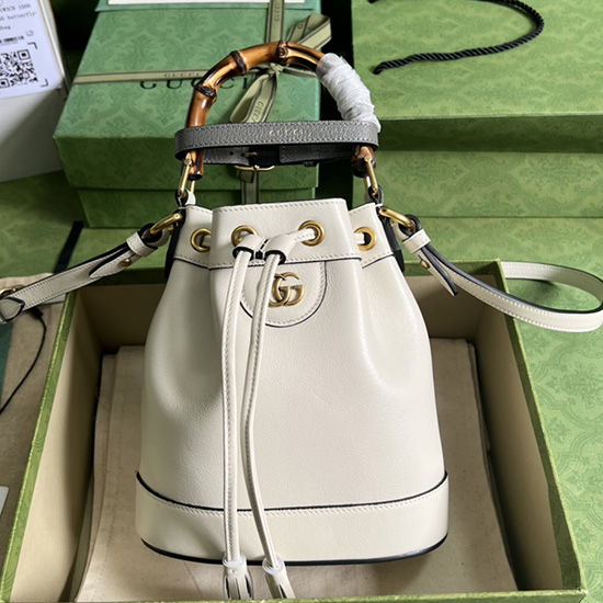 Gucci Borsa A Secchiello Diana Mini Bianca 724667