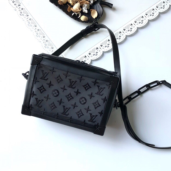 Louis Vuitton Baule Morbido M53964