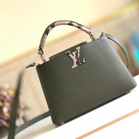 Louis Vuitton Capucines In Pelle Taurillon Bb Verde M97980