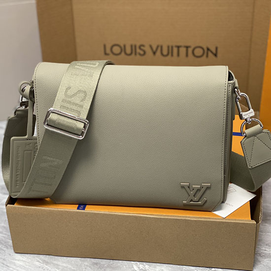 Louis Vuitton Decollo Messenger M22505