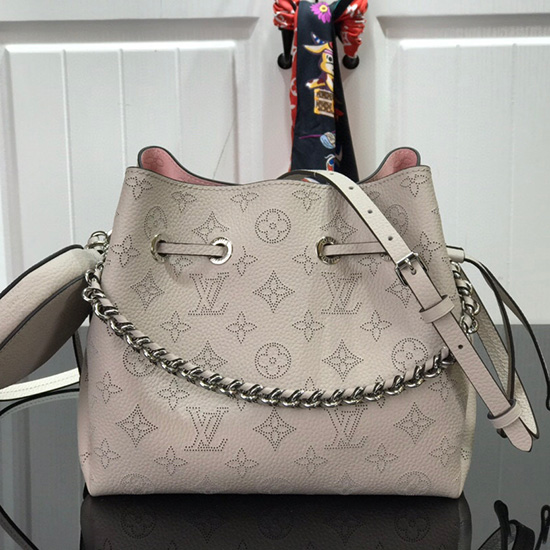 Louis Vuitton Mahina Bella Grigio Chiaro M57068