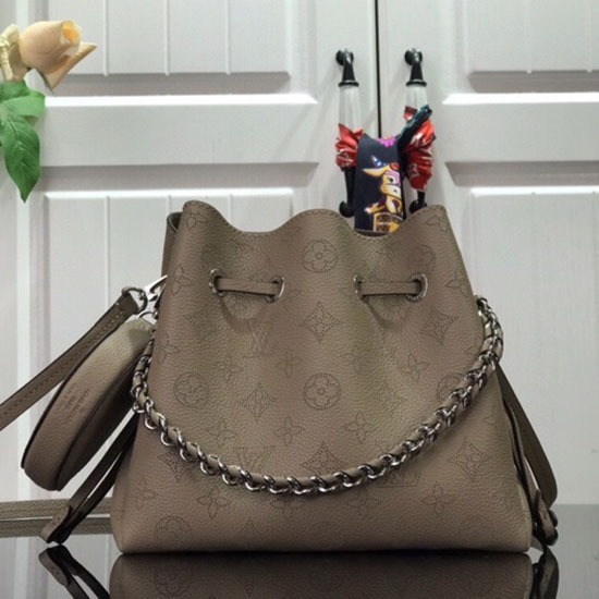 Louis Vuitton Mahina Bella Grigio M57068