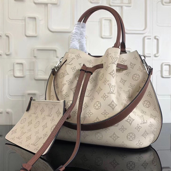 Louis Vuitton Mahina Pelle Girolata Crema M54401