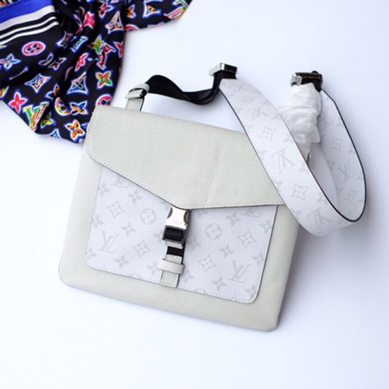 Louis Vuitton Messenger Con Patta Per Esterni M30411