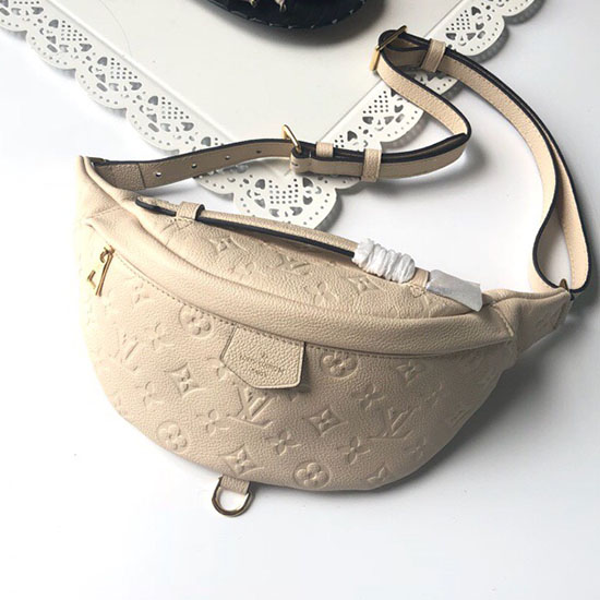 Louis Vuitton Monogramma Impresso Marsupio Crema M44812