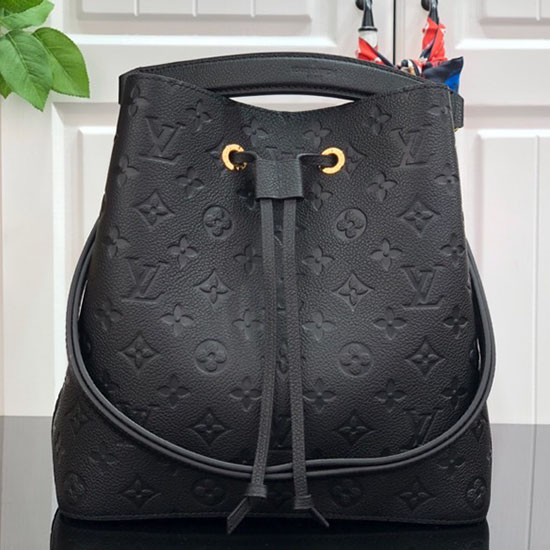 Louis Vuitton Monogramma Impresso Neonoe Mm Nero M45256