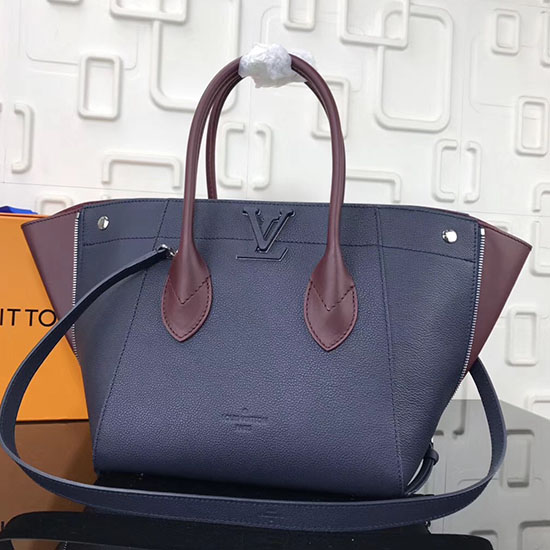 Louis Vuitton Pelle Di Vitello Libertà Blu M54843