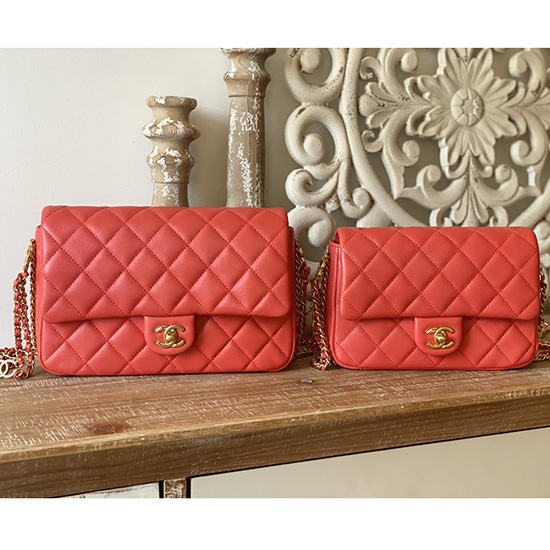 Piccola Borsa Chanel Con Patta In Pelle Di Agnello Rossa As3757