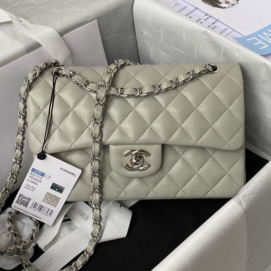 Piccola Borsa Classica Con Patta Chanel Grigio Chiaro A01113