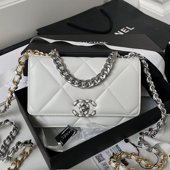 Portafoglio Chanel 19 Su Catena Bianco Con Hardware Argento Ap3267