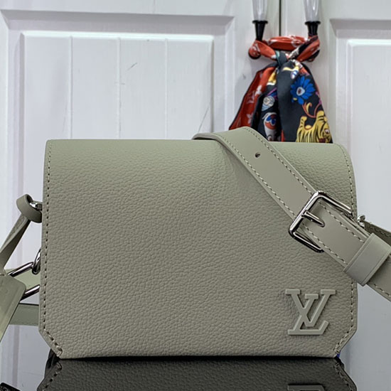 Portafoglio Indossabile Con Patta Louis Vuitton Salvia M82085