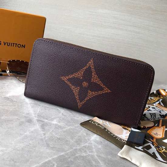 Portafoglio Louis Vuitton Con Zip E Monogramma M60017