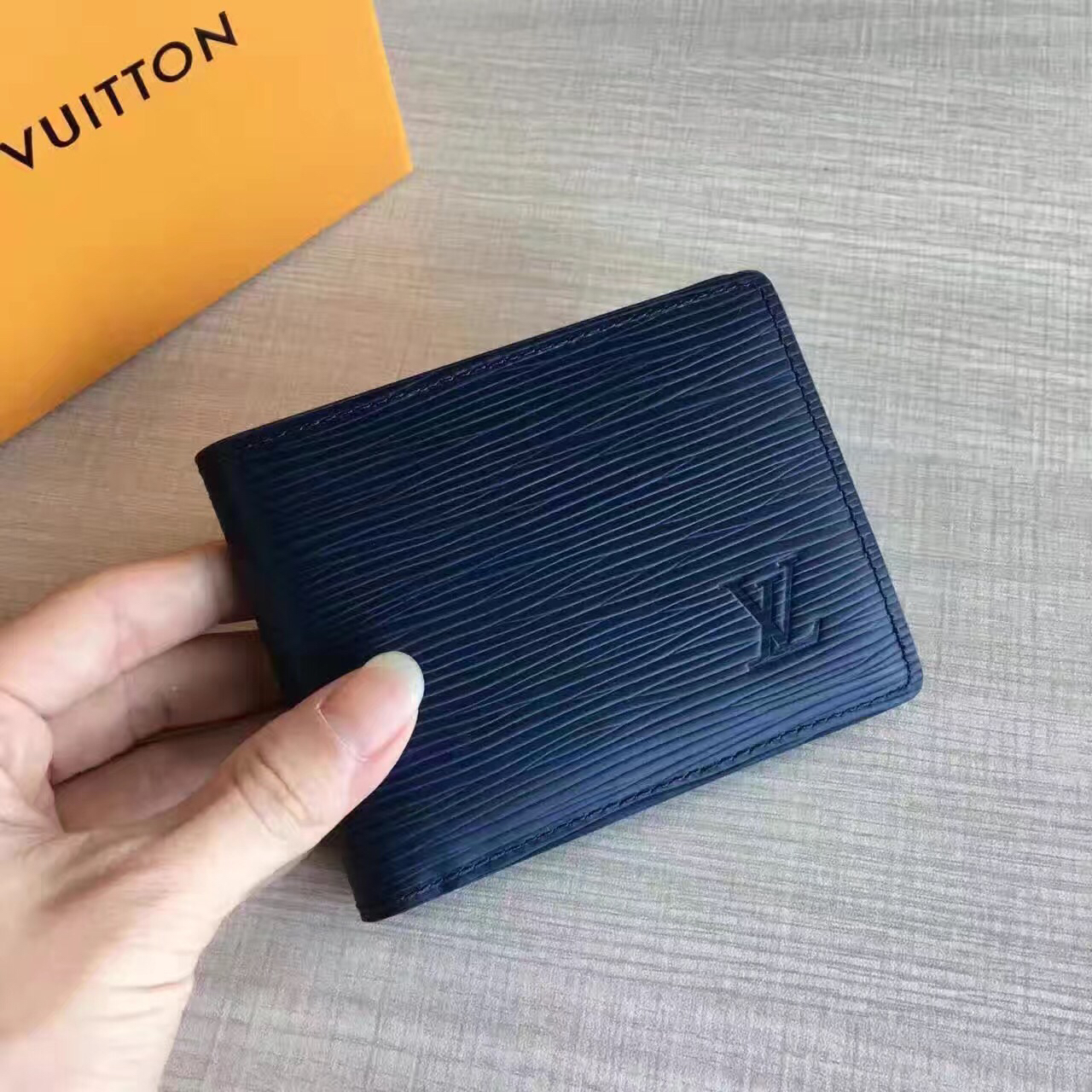 Portafoglio Multiplo Louis Vuitton In Pelle Epi Blu Navy M60628