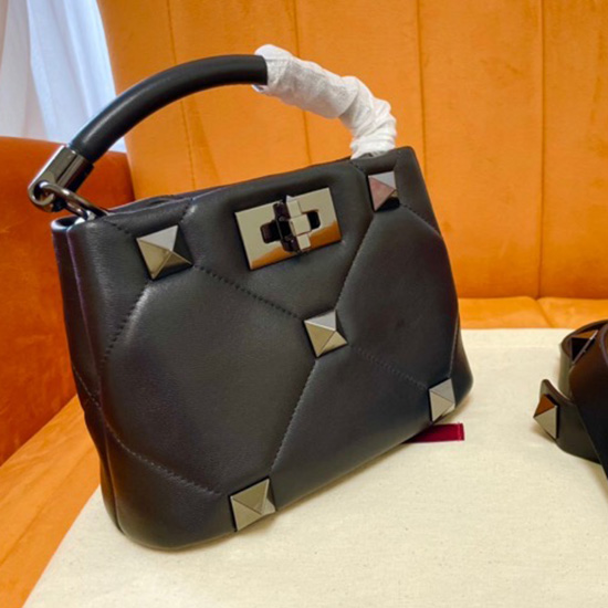 Valentino Garavani Borsa A Tracolla In Pelle Con Borchie Roman Nera V0199