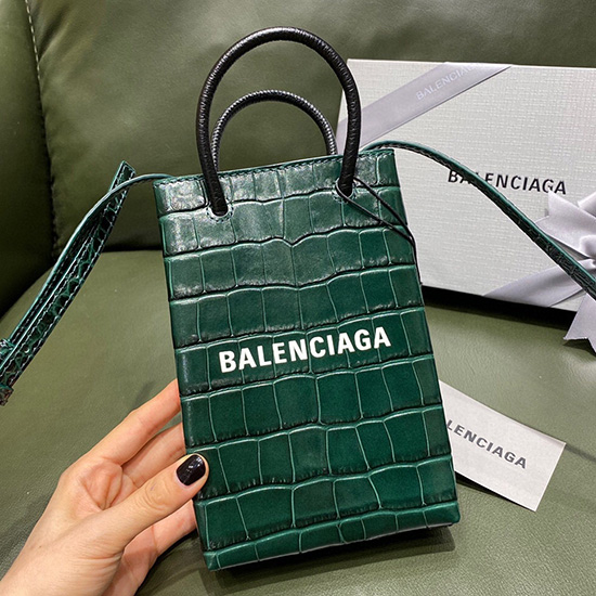 Balenciaga حامل هاتف للتسوق مصنوع من الجلد بتأثير جلد التمساح، أخضر 593826