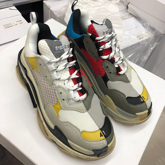 حذاء رياضي Balenciaga Triple S B811062D