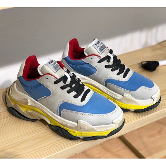 حذاء رياضي Balenciaga Triple S B811063D