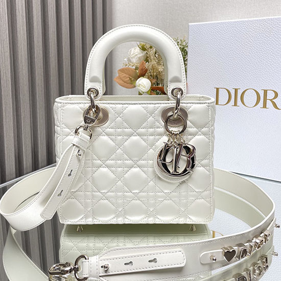 حقيبة Lady Dior My Abcdior من جلد الخراف باللون الأبيض DM0538