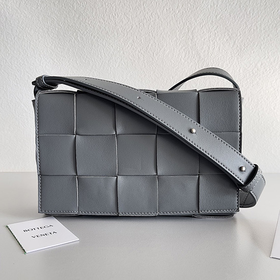 Bottega Veneta Cassette чанта през рамо Thunder B578004