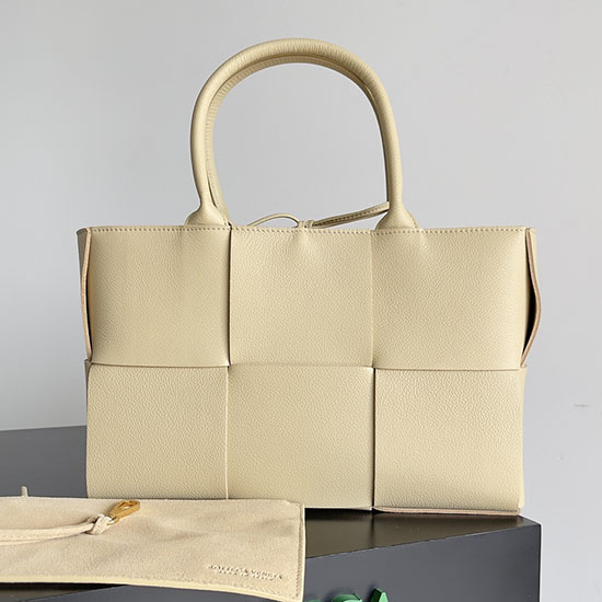 Bottega Veneta малка чанта Arco Tote бежово B652867