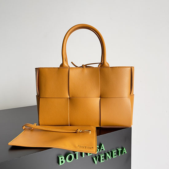 Bottega Veneta малка чанта Arco Tote тъмно кафяво B652867