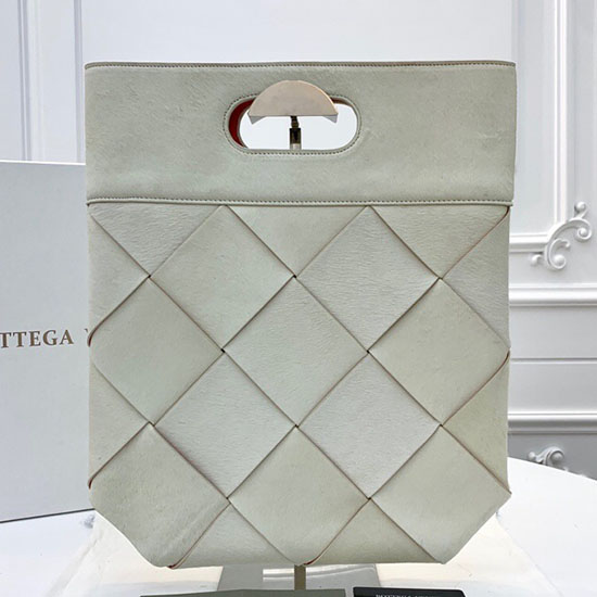 Bottega Veneta малка чантичка в бяло пони лукс 574154