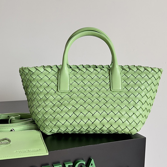 Bottega Veneta мини кабат шам фъстък B10021