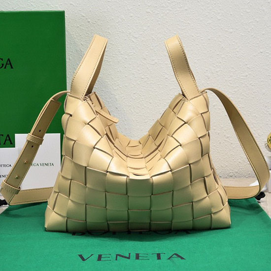 Bottega Veneta чанта за боулинг касета бежова B730327