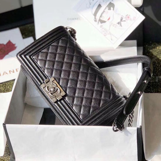 Chanel Black Caviar средна момчешка чанта сребърен хардуер A67086