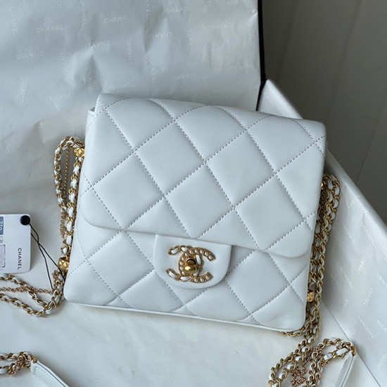 Chanel мини чанта с капак бяла As2588