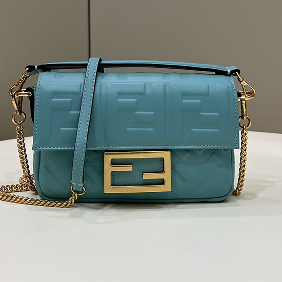 Fendi Baguette мини кожена чанта светло синя F0191s