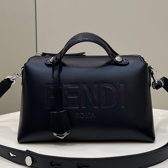 Fendi между другото средна кожена бостънска чанта черна F8286