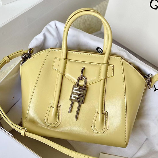 Givenchy Mini кожена чанта Antigona Lock жълта G199115