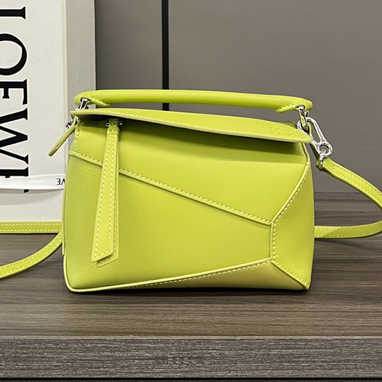 Loewe класическа мини чанта за пъзел от телешка кожа L062312 жълта